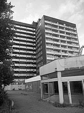 On august 19 1988, two armed offenders entered a branch of the deutsche bank in gladbeck, west germany with the intention of holding it up. Geiselnahme Von Gladbeck Wikipedia