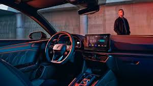 El new seat leon fr 2020 es un coche que se maneja muy bien en carreteras y autopistas. New Cupra Leon Sportstourer Family Sports Car Cupra