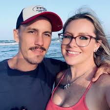 Plumber needed to replace outside water faucet