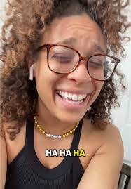 Faye Carson's Instagram, Twitter & Facebook