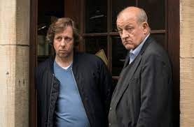 Privatdedektiv wilsberg ermittelt nach einem leichenfund im müll. Wilsberg Die Nadel Im Mullhaufen Filmkritik Film Tv Spielfilm