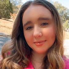 Carissa Abbott's Instagram, Twitter & Facebook