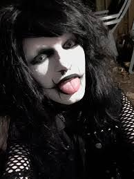 Katlyn Stewart's Instagram, Twitter & Facebook