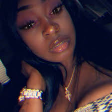 Lauren Kash's Instagram, Twitter & Facebook