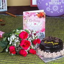 A special and #freshflowers only at #kalpaflorist for wedding, send. Six Roses Bunch And Chocolate Cake With Birthday Greeting Card Best Price Giftacrossindia