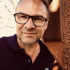 Robert Caserta's Instagram, Twitter & Facebook