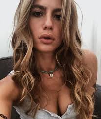 Prima di amore 14, cristina marino è apparsa anche in alcuni spot pubblicitari, anche se ha ammesso che oggi il suo lavoro i genitori non lo condividono ma lo accettano di buon grado. Cristina Marino Sexy Infiamma Il Web Ilgiornale It