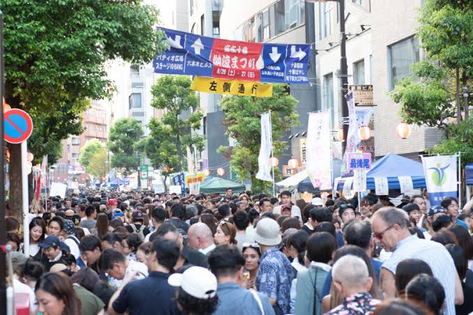 多くの来場者で賑わう麻布十番納涼まつり