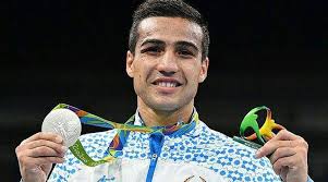 里约奥运银牌得主吉亚索夫击败卡尔德隆，赢得职业生涯14连胜_沙赫拉姆·吉_比赛_回合