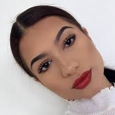 Aisha Mian's Instagram, Twitter & Facebook