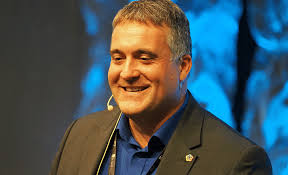 La coopétition comme solution face à Google ? Des assureurs québécois y  songent