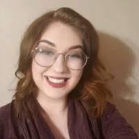 Sarah Traeger's Instagram, Twitter & Facebook