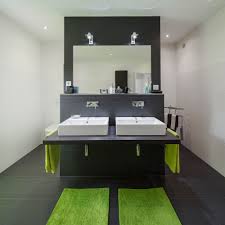 fertighaus wohnidee badezimmer in schwarz und grun bathroom inspiration bathroom mirror home