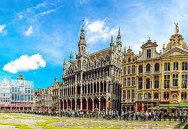 Σύμφωνα με την αστυνομία και τα τοπικά μμε μεταξύ των πέντε θυμάτων. 14 Koryfaia Toyristika A3io8eata Sto Belgio 2021