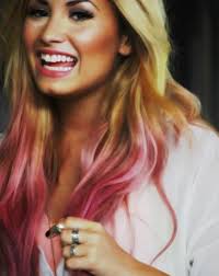 Pin By Domenica Zambrano On Hair Pink Blonde Hair Demi Lovato Blonde Hair Demi Lovato Hair