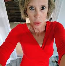 🖤 Lobotomy Orbitoclast & Hammer 🖤 A lobotomy is a form of psychosurgery,  a neurosurgical treatment of a mental disorder that involves severing  connections in the brain's prefrontal cortex. It was used