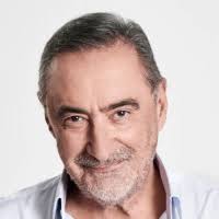 El patinador Javier Fernández recibe la Medalla al Mérito Deportivo Ciudad  de Zaragoza