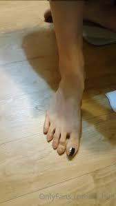 Hira's commanding foot slave training - expertly executed