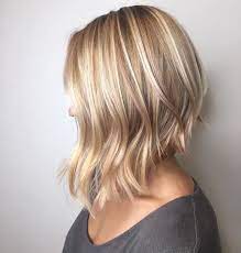 Coupe courte avec meche blonde élégant coupe carre blonde frange mèches blondes. 1001 Idees Carre Plongeant Degrade On Arrondi Les Angles Carre Plongeant Long Boucle Carre Plongeant Cheveux Carre Plongeant Blond