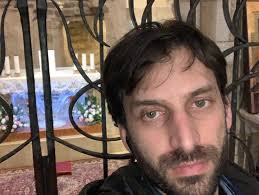 Lembrança de Jerusalém! A primeira foto, no local onde Cristo foi pregado  na Cruz. A segunda foto, 3 m distante da primeira foto, o local onde Cristo  foi crucificado. E a última