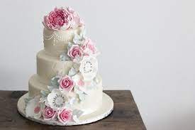 meine erste hochzeitstorte dank eines tollen vintage hochzeitstorten kurses bei thomas merker im pfersich trend forum neu ulm backbube hochzeitstorte einfache hochzeitstorte hochzeitstorte fondant
