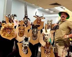 Costume D Halloween De Groupe Trophees De Chasse Costume De Groupe Idee Costume Halloween Idee Deguisement Halloween