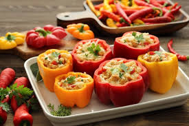 ¡sorprende a tu paladar con esta receta de pimientos rellenos de sara! Como Hacer Pimientos Rellenos De Carne Y Arroz Facil