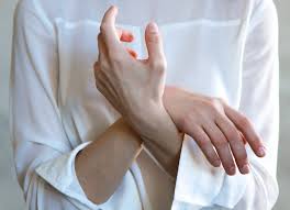 This gradually progresses to a persistent ache or an ache that comes and goes, which continues at night and when resting. Bone Cancer Symptoms Types Stages Natural Treatment For Bone Cancer Prevention Of Bone Cancer