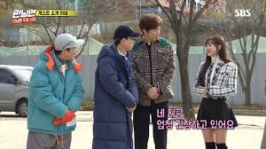 Girlfriend lee kwang soo more videos: Running Man Cast Teases Lee Kwang Soo About Oh My Girl S Yooa His Girlfriend K Pop Amino