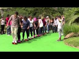 6 juegos recreativos que te harán destacar en las clases de educacion fisica. Trabajo En Equipo Juegos De Integracion Outdoor Training Youtube Juegos En Equipo Trabajo En Equipo Juegos Para Adultos