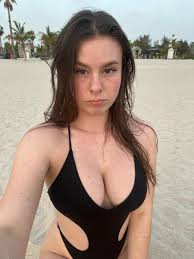 Anna Luu (@just_annacarter)  X