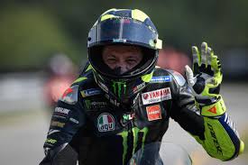 Sementara valentino rossi masih memiliki motivasi, tidak sedikit pihak yang mendesak pembalap berusia 42 tahun itu untuk pensiun. Tunda Pensiun Valentino Rossi Ingin Mentas Di Motogp Indonesia 2021 Okezone Sports