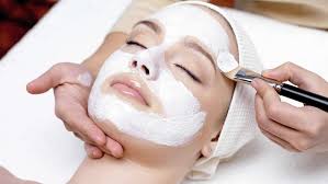 Afrika těží ze stromu, který roste jen tam. Plody máslovníku využívají  kosmetické firmy