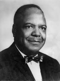 Pistons broadcaster Greg Kelser earns honors in Detroit