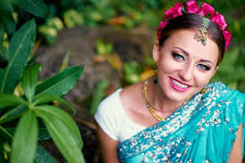 Here is a list of some indian hairstyles for short hair that will make you look spectacular in a wedding! Stunning Indian Wedding Hairstyles For Short Hair In Depth Guide Elegant Indian Wedding