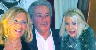 INTERNATIONAL LUXURY CONSULTING: ALAIN DELON surrounded by NATACHA TOUTAIN  and ANNE De CHAMPIGNEUL ...EXPOSITION DES PORTRAITS DE ALAIN DELON par  NATACHA TOUTAIN au FOUQUET'S PARIS
