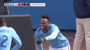 Find funny gifs, cute gifs, reaction gifs and more. Die Besten Fussball Gifs Fur Whatsapp Facebook Und Co Netzwelt