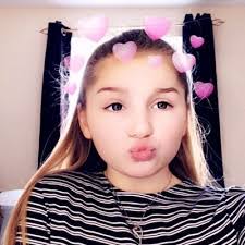 Daisy Reed's Instagram, Twitter & Facebook