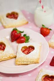 Erdbeer Vanille Blatterteigtaschen Rezept Verzuckert Blog De Blatterteig Rezepte Suss Susses Geback Blatterteigtaschen