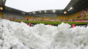 Das stadion ist (nicht) voll samstag, 10. Wintereinbruch Dynamo Dresden Gegen Fc Bayern Ii Abgesagt Br24