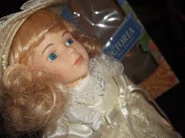 BNIB PROMENADE COLLECTION DOLL VICTORIA BISQUE HEAD & LIMBS 16" + STAND