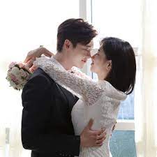 Lee jong suk is a south korean actor and model. Jong Suk Suzy Pics Jongzyarchive Twitter