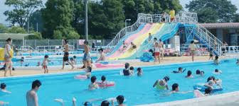 姉崎プール 小学生無料で 流れるプールとスライダーで遊べる