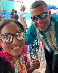 TERRIFIC TUESDAY! The annual Fiesta friends lunch at La Margarita was  awesome as usual, followed by the kings' party and opening night at  NIOSA.🪅 I LOVE running into old Fiesta and TV