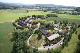 Hellerud was a borough of the city of oslo, norway up to january 1, 2004, when it became part of the new borough of alna. Hellerud Norges Vel