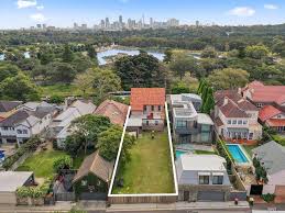 Randwick shelters beneath the western crest of the cotswold escarpment. 65 Darley Road Randwick Nsw 2031 Property Details