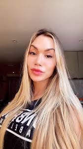 Barbara Pedroso's Instagram, Twitter & Facebook