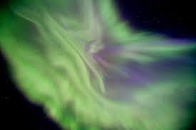 Høy krave med innvendig fleece gjør at du holder deg varm på kjølige dager. Aurora Corona Nordlys Svalbard