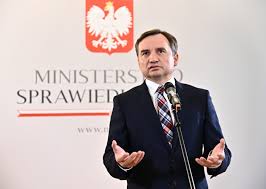 Zbigniew ziobro skomentował działania platformy obywatelskiej, która zapowiedziała złożenie w sejmie wniosku o wotum nieufności dla ministra sprawiedliwości. Do Ministra Ziobry Donos Na Miedzynarodowke Religijna Wiez