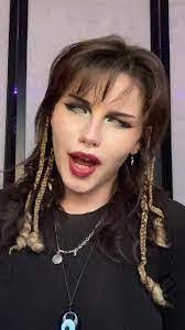 Genevieve Daugherty's Instagram, Twitter & Facebook